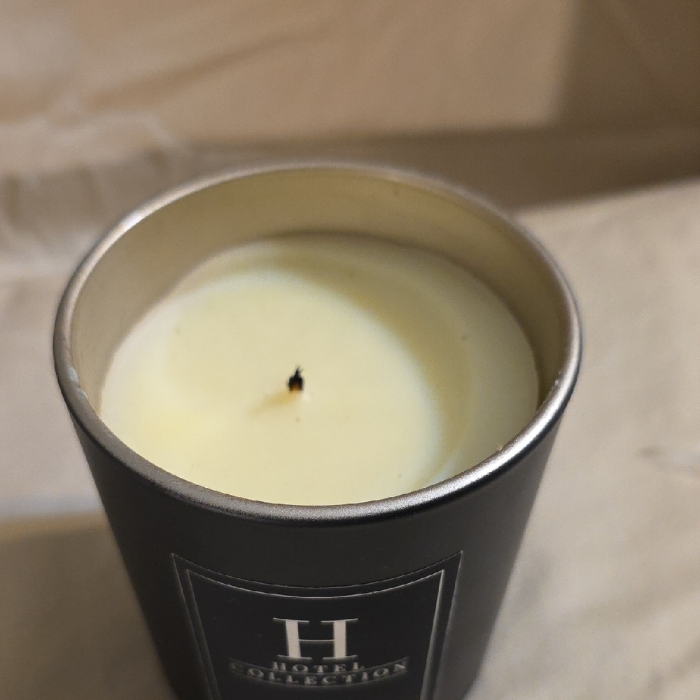 Hotel Collection Signature California Love 14oz Candle - Picture 4 of 6